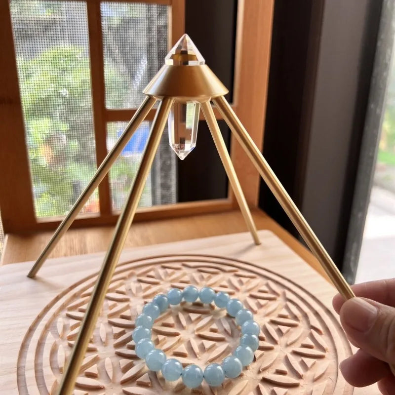 Kupfer Pyramide — Kupfer-Klangpyramide mit Vogel-Kristall